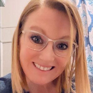 Meet your Posher, Lindsey